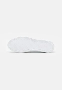 Pier One Unisex - Mocassins - White 12 Pier One Unisex - Mocassins - White -Pier One 559e8b1dcc1146f4ac3228e64e6c8bdb