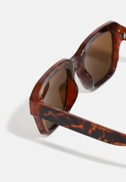 Pier One Unisex - Lunettes De Soleil - Black -Pier One faad10b8a5a2445f865f09b5d12427d1